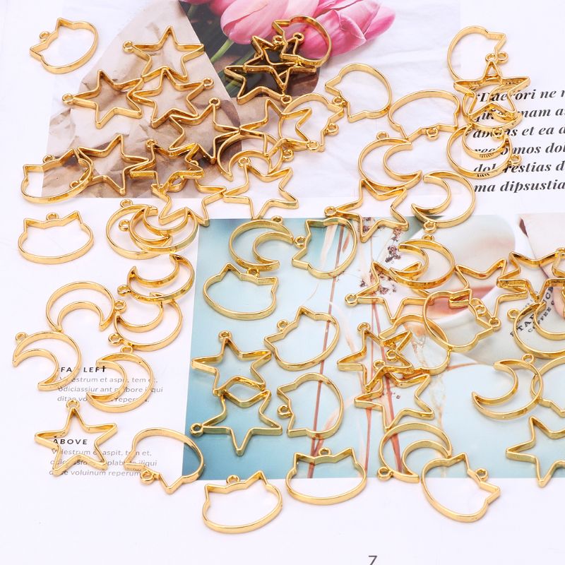 Bezels Set Pendant - 90 Pieces Mini Geometric Frame Pendant